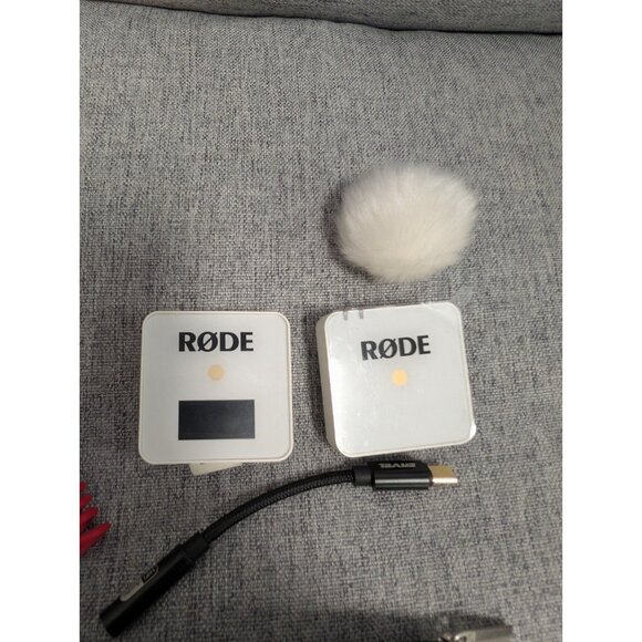 Rode Wireless Mic - Picture 2 of 5
